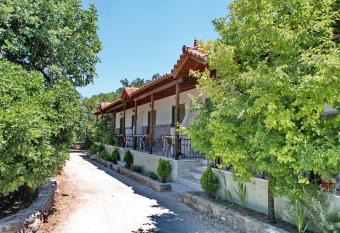 Paradisos Studios has Balcony rooms