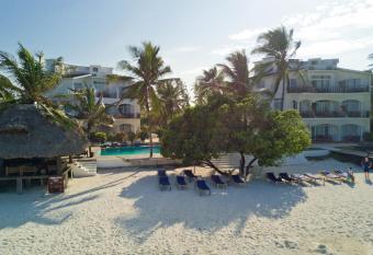 Albatross Ocean View has Balcony rooms