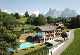 Garni Hotel Melissa has Balcony rooms