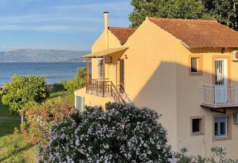 Sandy Beach Houses - Sea View has Balcony rooms