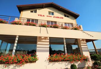 Vila Carlos allows 18 year olds to book a room