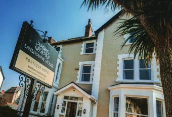 Lansdowne House with Private Car Park allows 18 year olds to book a room