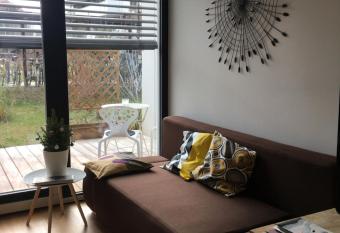 Cosy Splendor / City Center has Balcony rooms