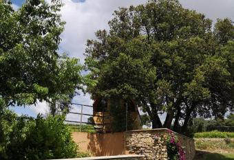 Le Mas de l Evajade allows 18 year olds to book a room