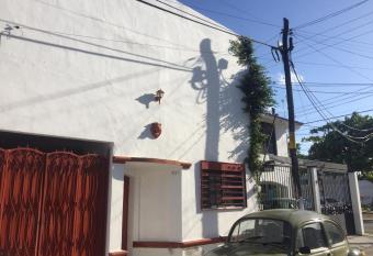 777 Lenderman Hostal 777 has Balcony rooms