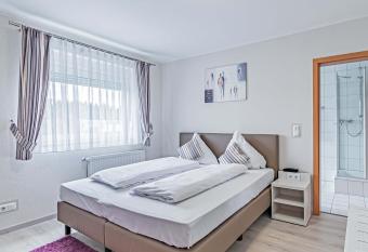 Hotel Tannenblick allows 18 year olds to book a room