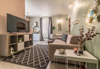 Boutique Apartments Collection-La Grande Bellezza has Balcony rooms