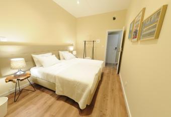 Naya-Downtown Guesthouse has Balcony rooms