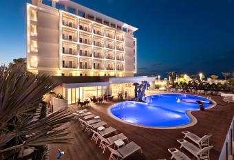 Hotel Ambasciatori allows 18 year olds to book a room