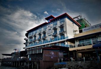 Wave View Hotel has Balcony rooms