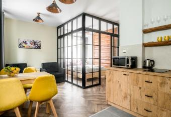 Willa Cytryn  wka has Balcony rooms