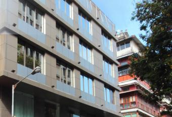 Hotel Suncity Apollo, Colaba allows 18 year olds to book a room