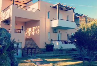 Elgini Studios has Balcony rooms