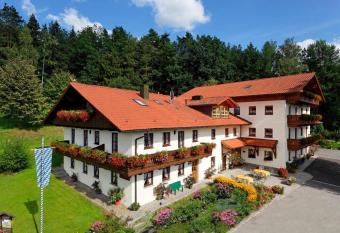 Ferienwohnungen Weghofer F**** (Viechtach) has Balcony rooms