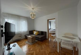 Apartment Sunce has Balcony rooms