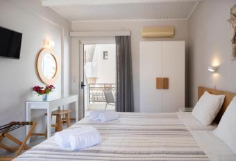 Medousa Studio & Apartments has Balcony rooms