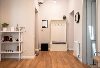 Charming apartment in the historic district of Tbilisi has rooms with a private hot tub