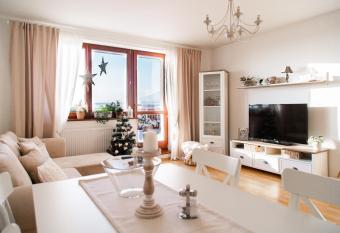 Apartm  n NINA allows 18 year olds to book a room