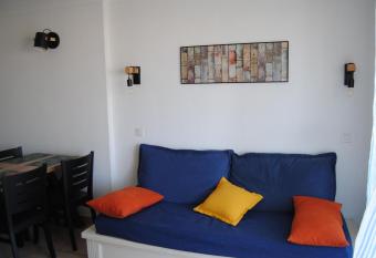 Agr  able T2 balcon et piscine dans r  sidence bord de mer allows 18 year olds to book a room