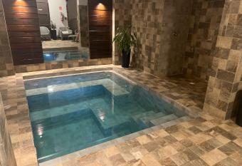 Hotel Lujan allows 18 year olds to book a room