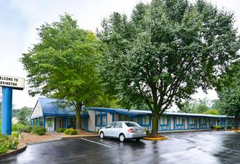 M Star Hotel Covington has Smoking rooms