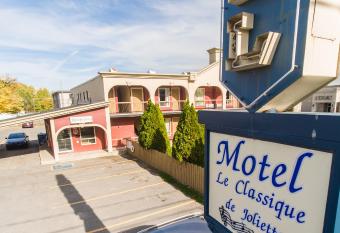 Motel Classique has Balcony rooms
