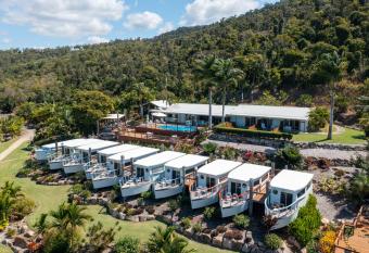 Freedom Shores Resort Airlie Beach allows 18 year olds to book a room