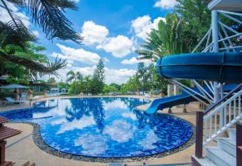 Chawalun Resort has Balcony rooms