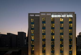 Browndot Business Seomyeon allows 18 year olds to book a room