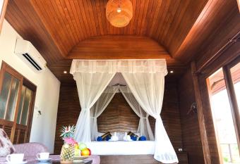 Baan Taranya Koh Yao Yai - SHA Extra Plus has rooms with a private hot tub