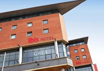 ibis Hotel Northampton Centre allows 18 year olds to book a room