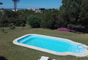 Hotel El Refugio nudista naturista allows 18 year olds to book a room