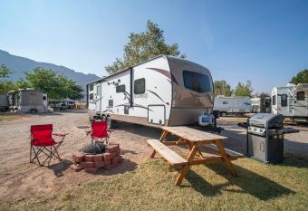 Outdoor Experience Glamping Trailer OK36 allows 18 year olds to book a room
