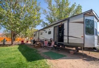 Outdoor Glamping Large RV Setup OK63 allows 18 year olds to book a room