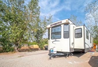 Outdoor Glamping Destination Residence RV OK40 allows 18 year olds to book a room