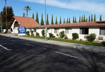 EZ 8 Motel San Jose I has Smoking rooms