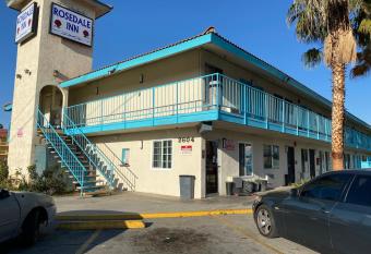 Days Inn by Wyndham Bakersfield has Smoking rooms