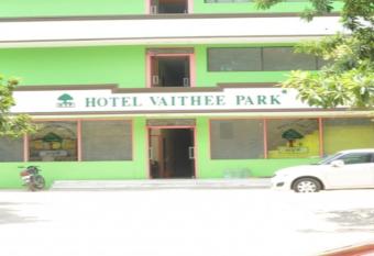 HOTEL VAITHEE PARK allows 18 year olds to book a room