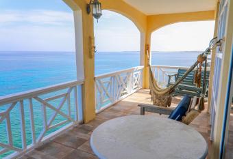 Home Sweet Home Resort has Balcony rooms