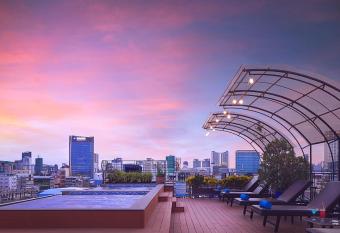Ohana Phnom Penh Palace Hotel has Balcony rooms