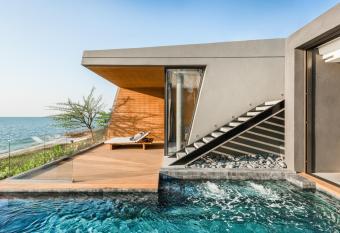 MASON has Balcony rooms