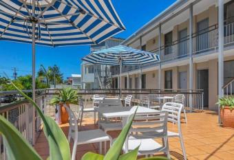 Camden Motor Inn allows 18 year olds to book a room