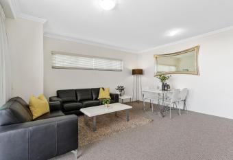 Republic Apartments Brisbane City has Balcony rooms