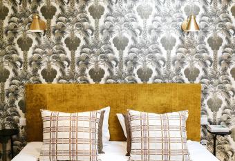 Villa Segur allows 18 year olds to book a room