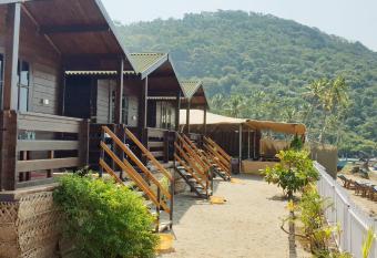 Summer Sky Beach Resort has Balcony rooms