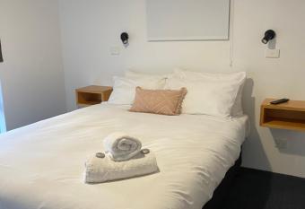 Archipelago Apartments Esperance allows 18 year olds to book a room