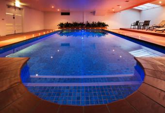 Canberra Parklands Central Apartment Hotel allows 18 year olds to book a room