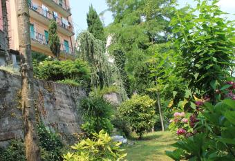 La Costa has Balcony rooms