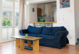 Rosuites Apartment Accommodation has rooms with a private hot tub