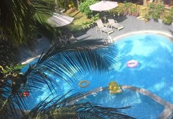 Elegant Shades has Balcony rooms